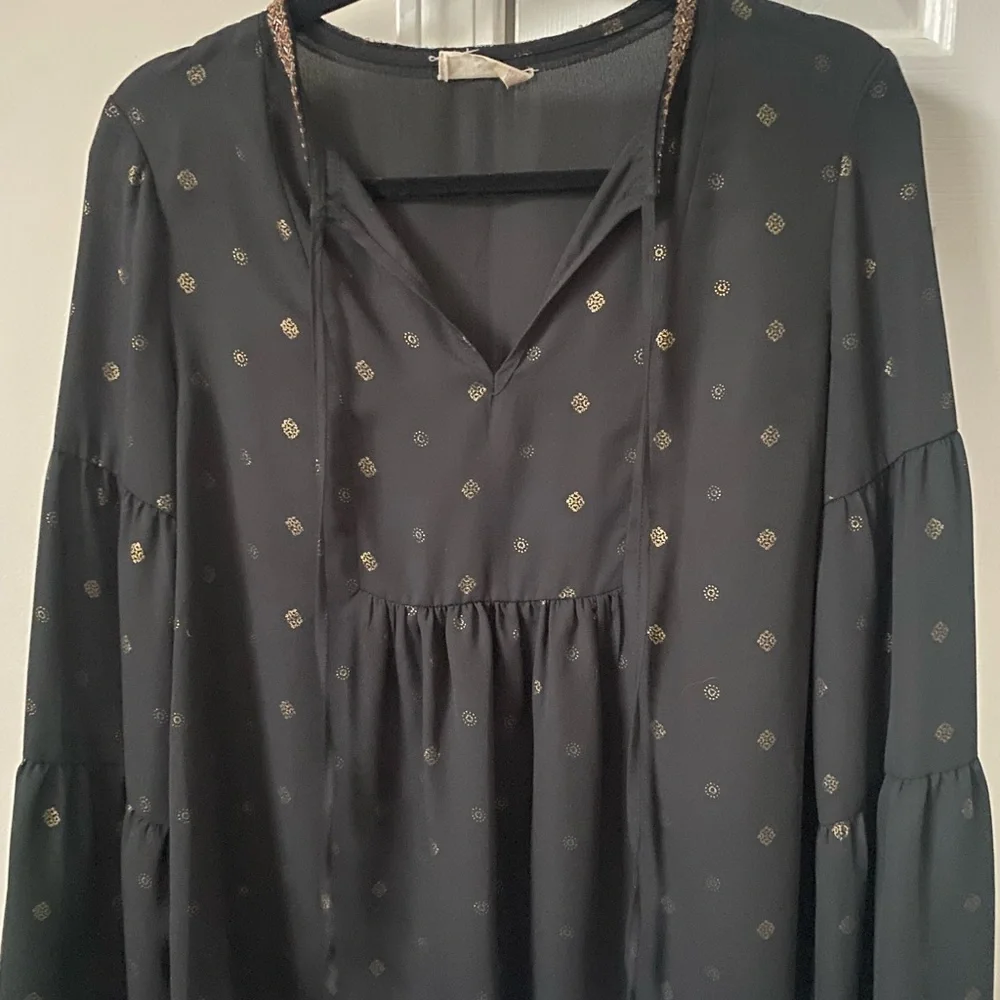Black peplum top with gold accents - Picture 5 of 5